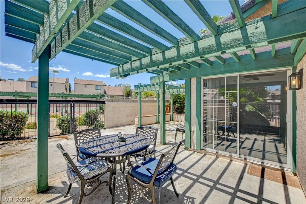 4049 Chalfont, Las Vegas, NV 89121