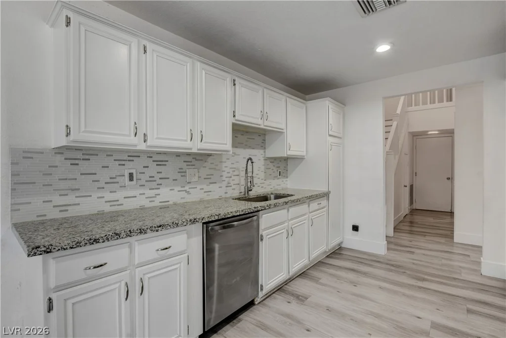 4049 Chalfont, Las Vegas, NV 89121