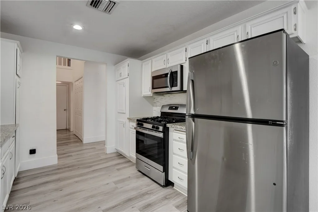 4049 Chalfont, Las Vegas, NV 89121