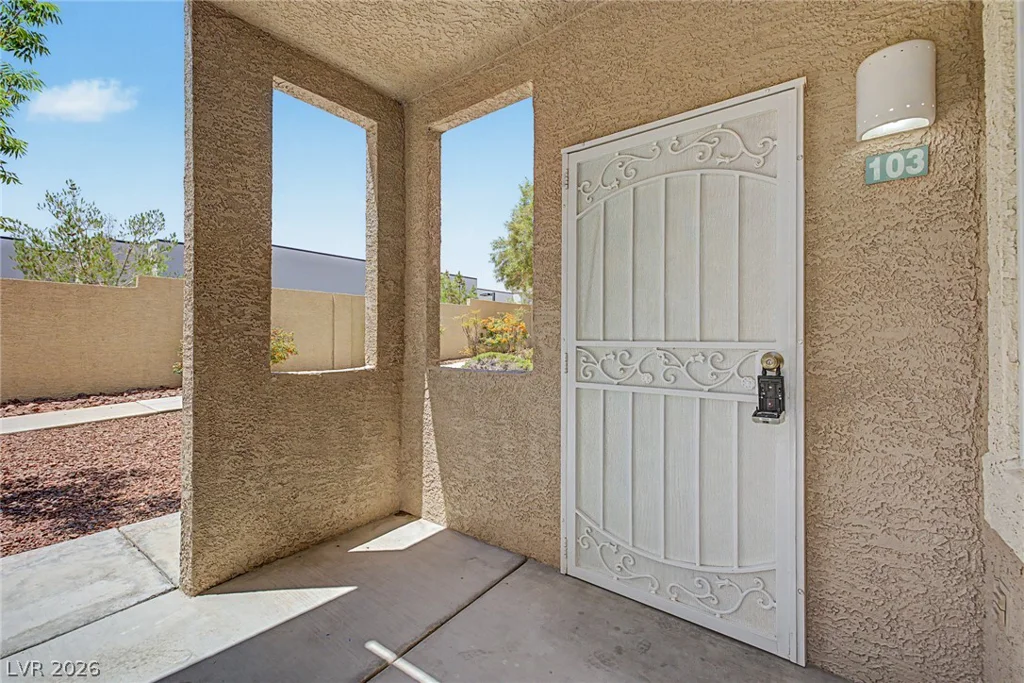 2153 Quarry Ridge, Las Vegas, NV 89117