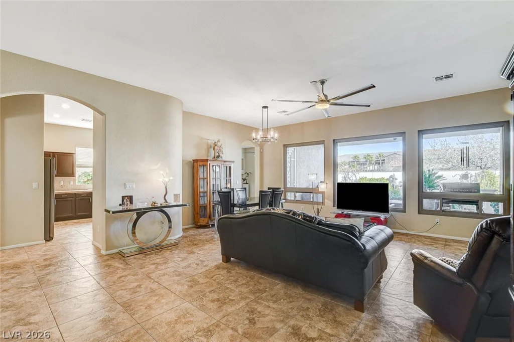 3290 Squire, Las Vegas, NV 89135