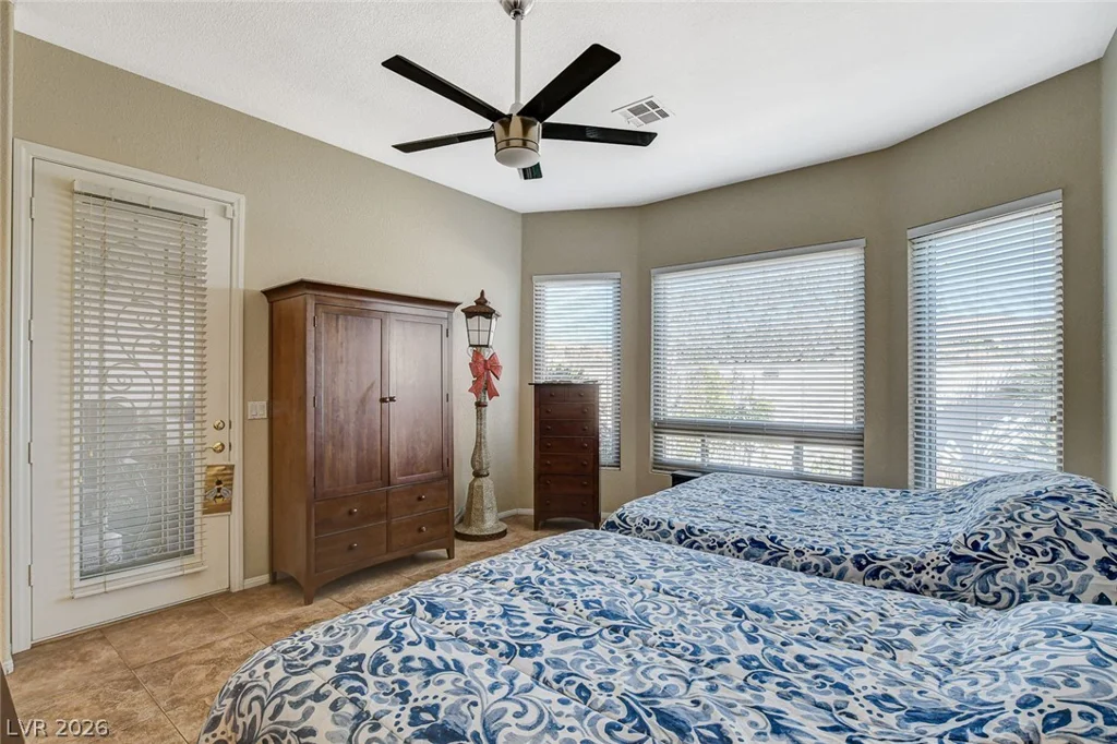 3290 Squire, Las Vegas, NV 89135