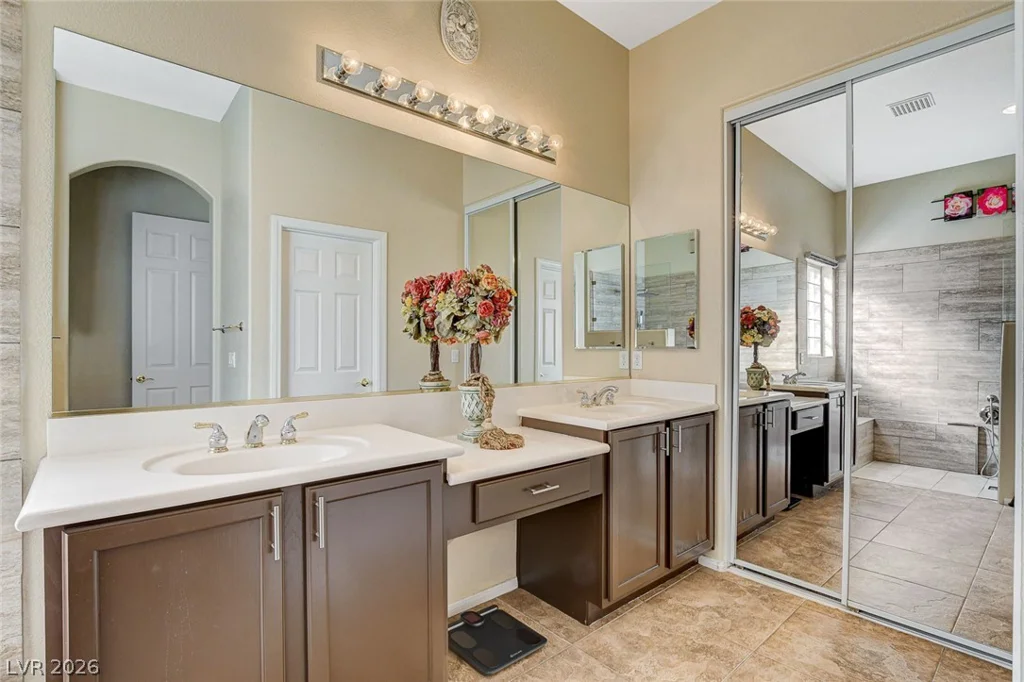3290 Squire, Las Vegas, NV 89135