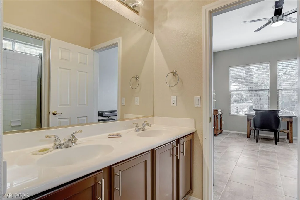 3290 Squire, Las Vegas, NV 89135