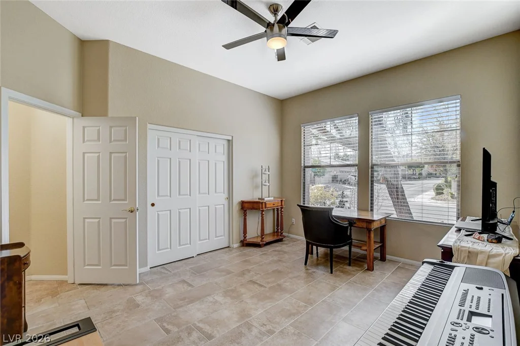 3290 Squire, Las Vegas, NV 89135
