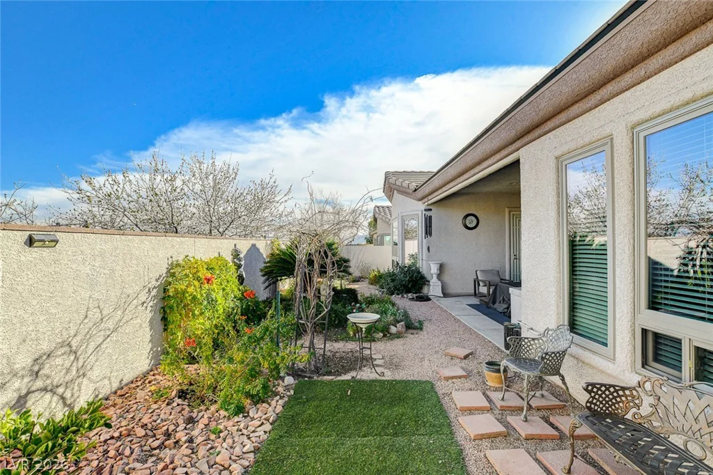 3290 Squire, Las Vegas, NV 89135