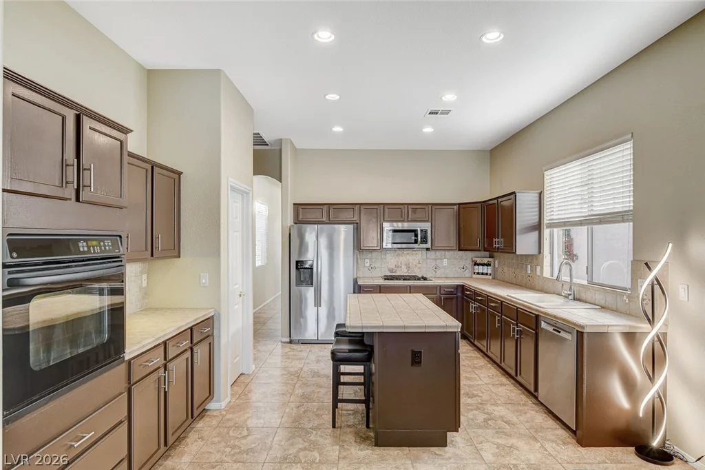 3290 Squire, Las Vegas, NV 89135