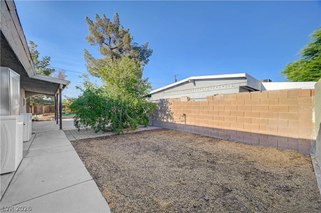 2842 Webb, North Las Vegas, NV 89030