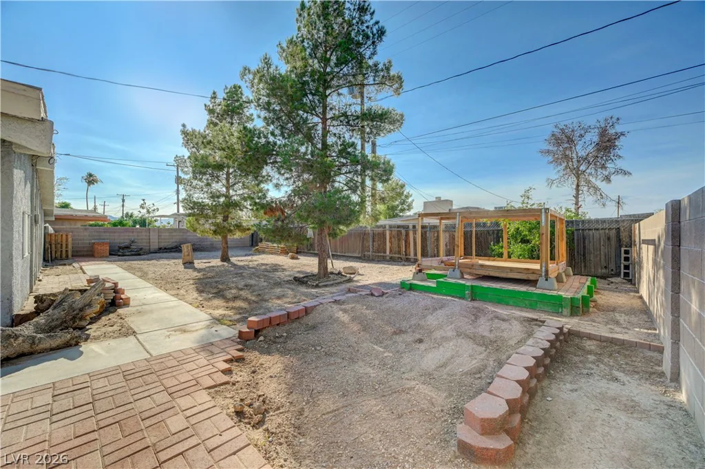 2842 Webb, North Las Vegas, NV 89030