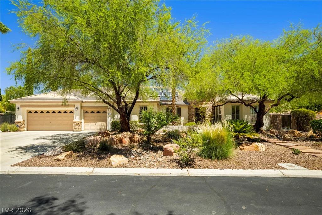 7220 Lake Farm, Las Vegas, NV 89131