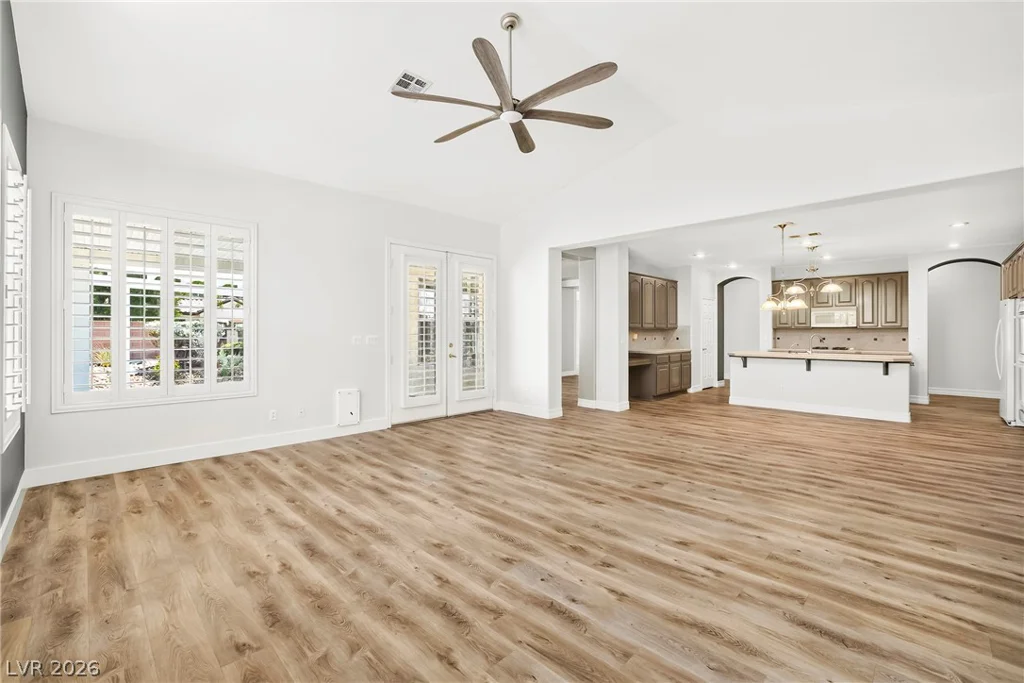 7220 Lake Farm, Las Vegas, NV 89131