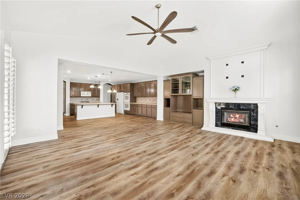 7220 Lake Farm, Las Vegas, NV 89131