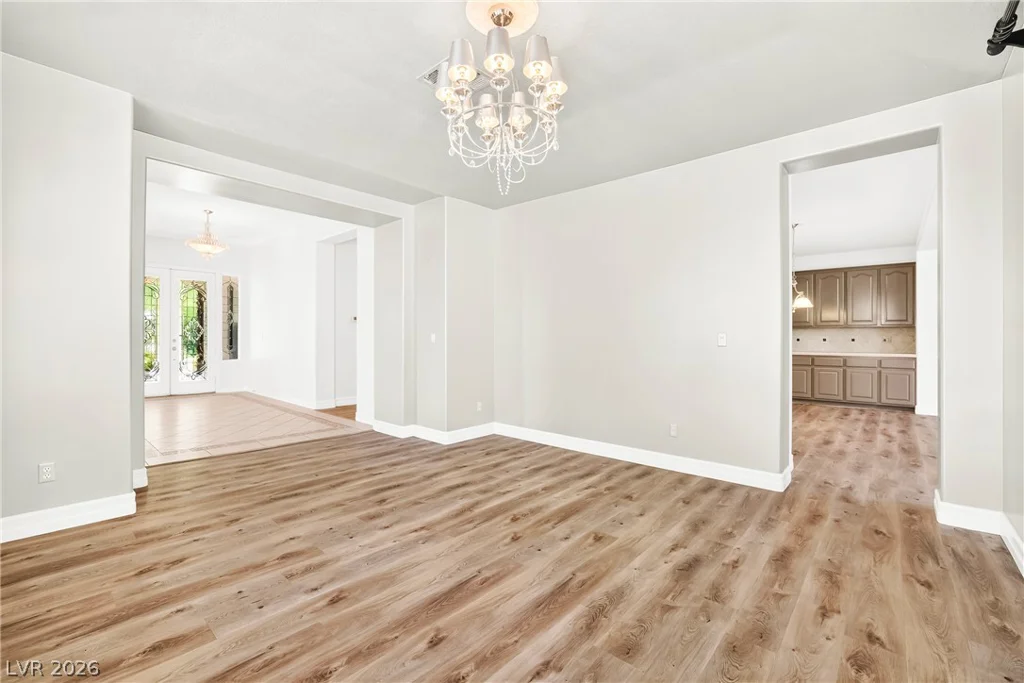 7220 Lake Farm, Las Vegas, NV 89131