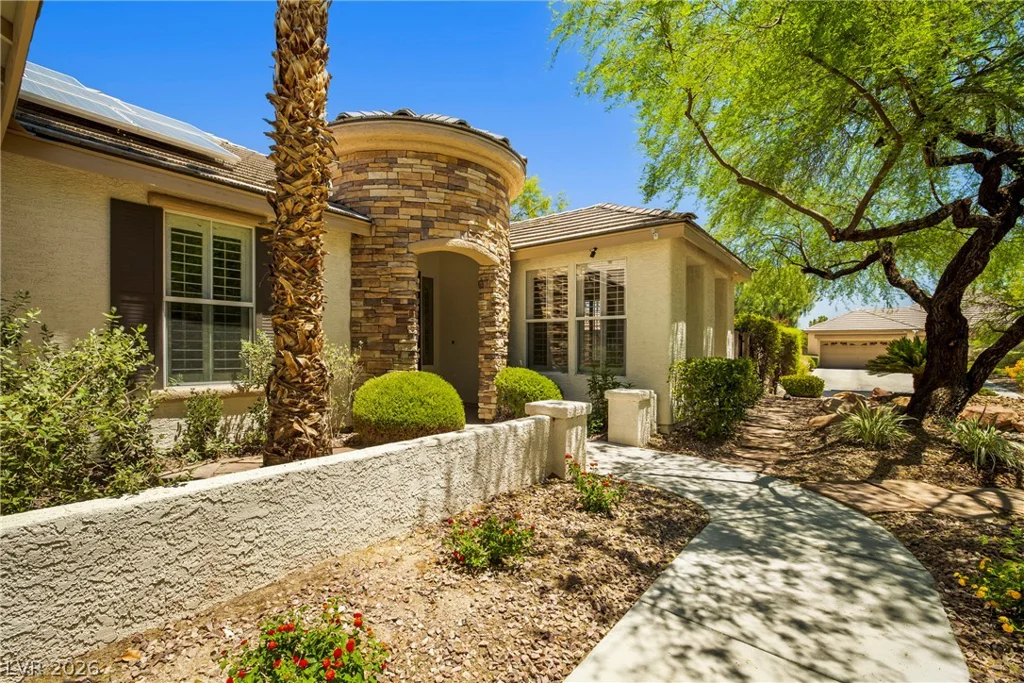 7220 Lake Farm, Las Vegas, NV 89131