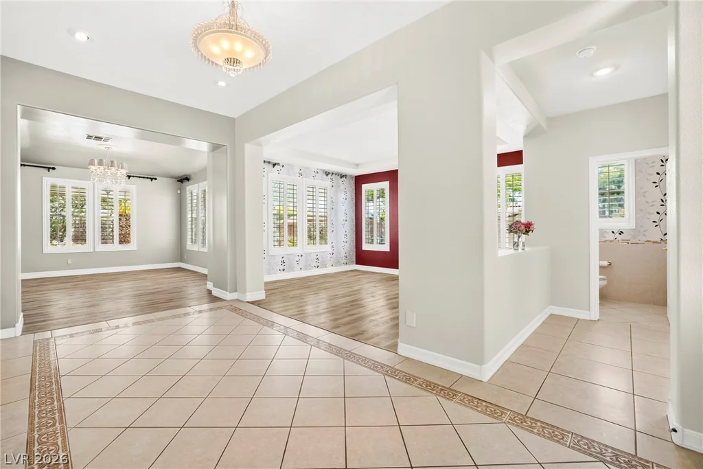 7220 Lake Farm, Las Vegas, NV 89131