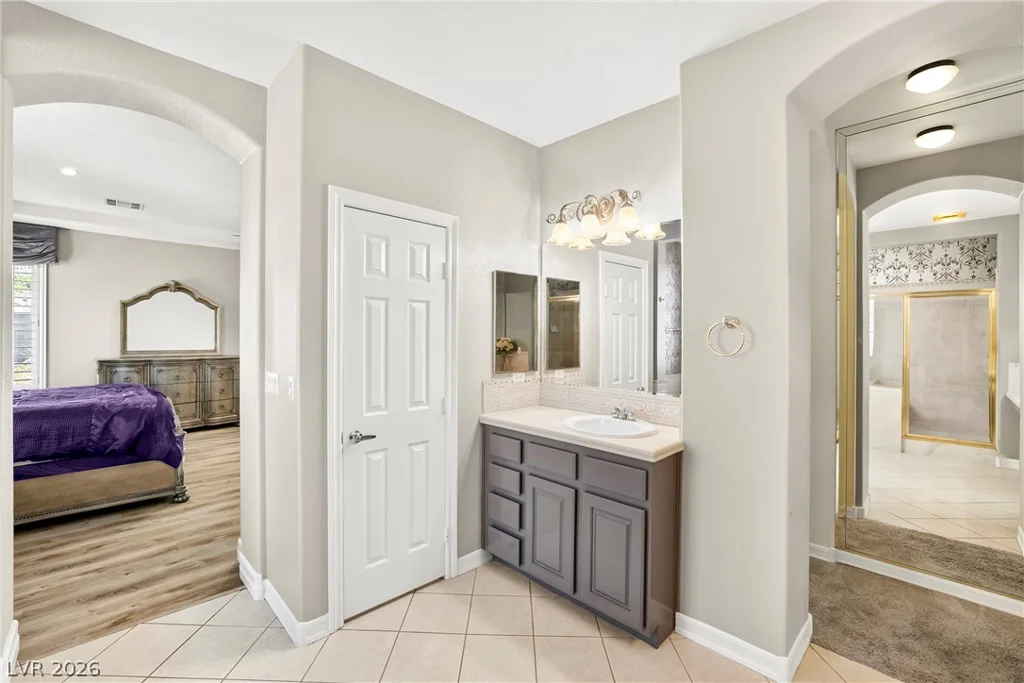 7220 Lake Farm, Las Vegas, NV 89131