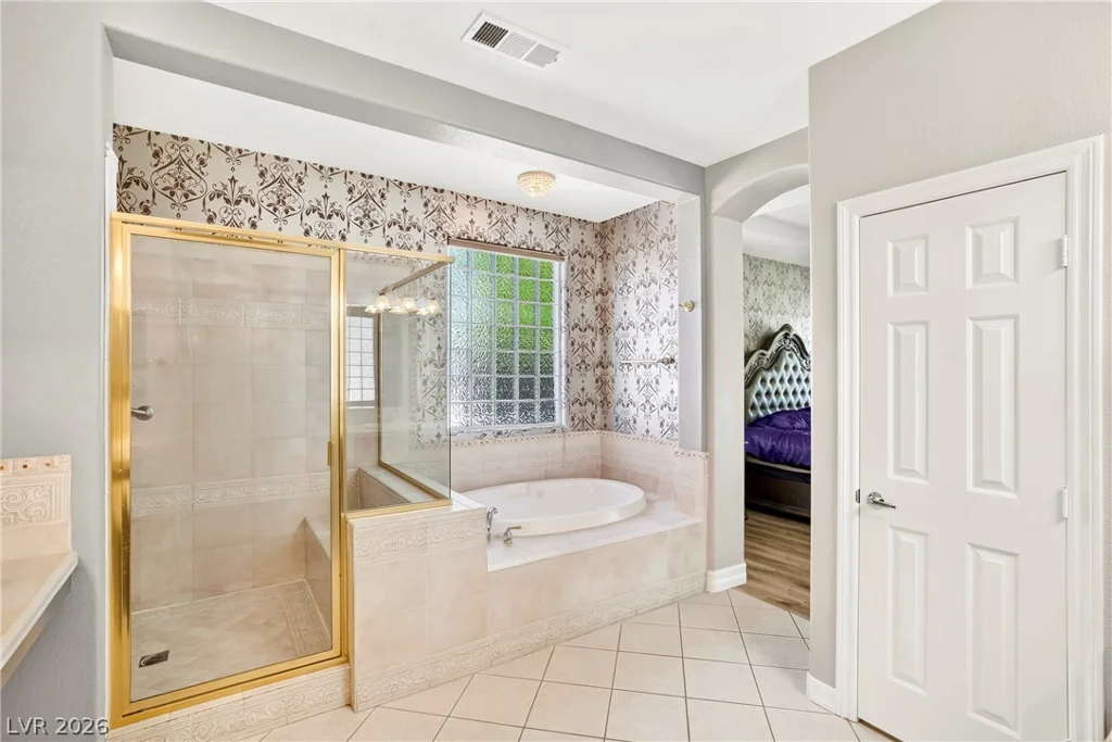 7220 Lake Farm, Las Vegas, NV 89131