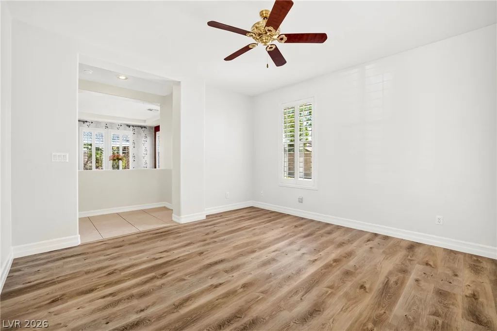 7220 Lake Farm, Las Vegas, NV 89131