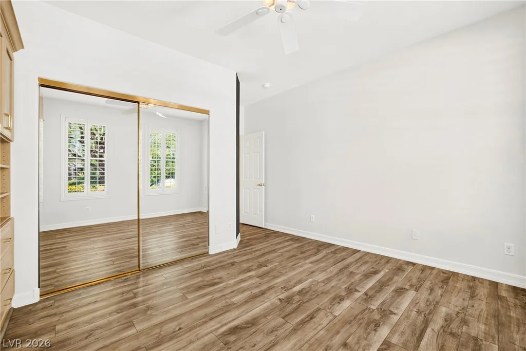7220 Lake Farm, Las Vegas, NV 89131