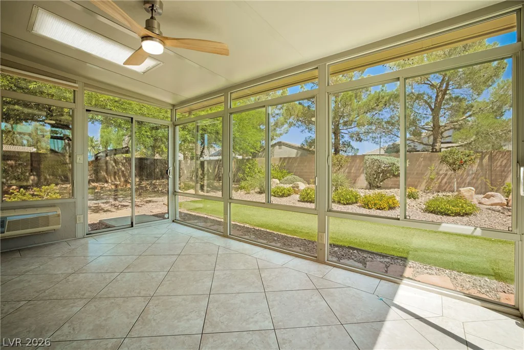 7220 Lake Farm, Las Vegas, NV 89131