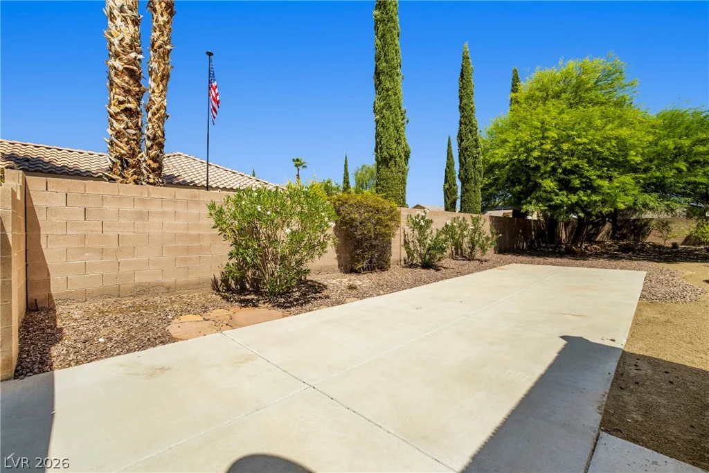 7220 Lake Farm, Las Vegas, NV 89131