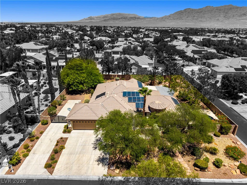 7220 Lake Farm, Las Vegas, NV 89131