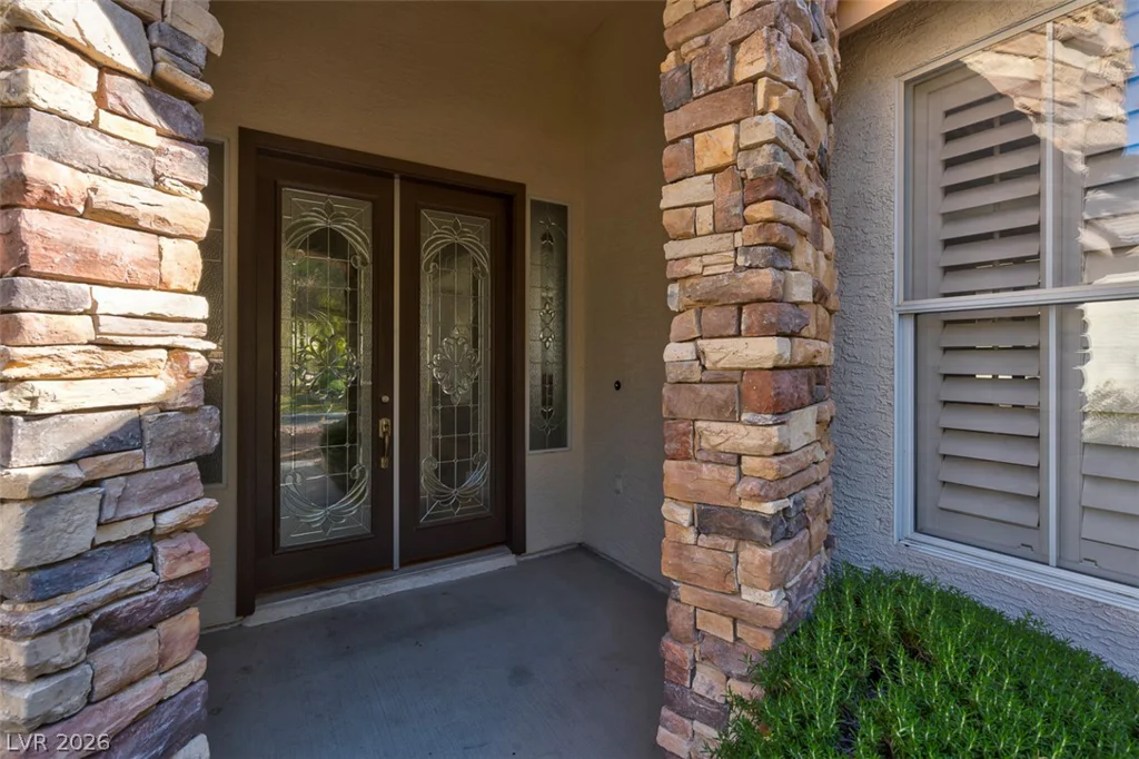 7220 Lake Farm, Las Vegas, NV 89131