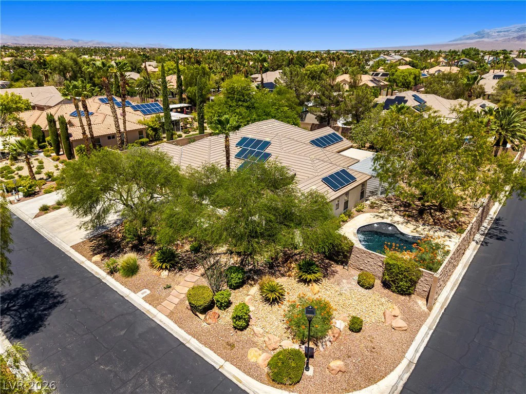 7220 Lake Farm, Las Vegas, NV 89131