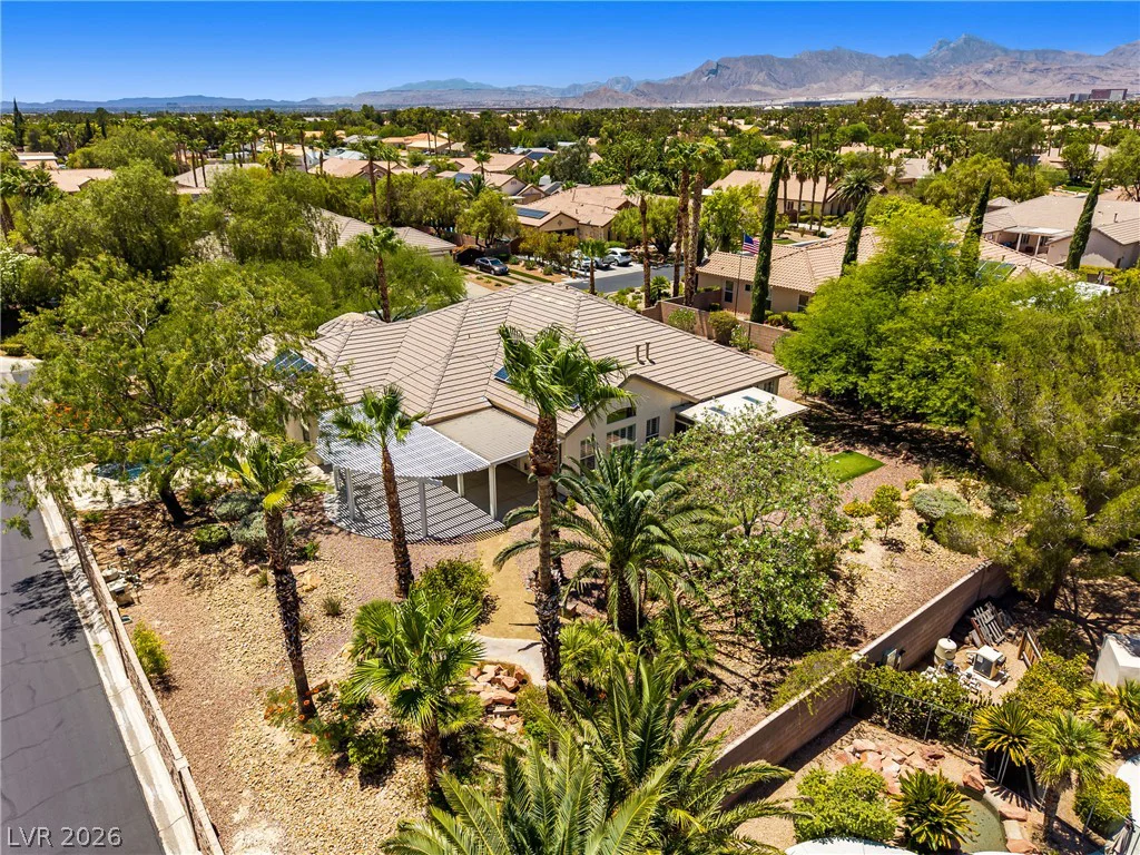 7220 Lake Farm, Las Vegas, NV 89131
