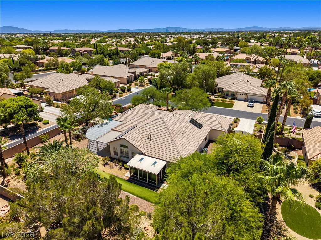 7220 Lake Farm, Las Vegas, NV 89131