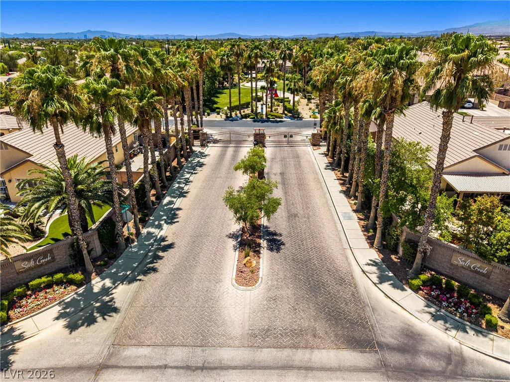 7220 Lake Farm, Las Vegas, NV 89131