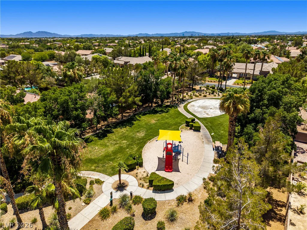 7220 Lake Farm, Las Vegas, NV 89131