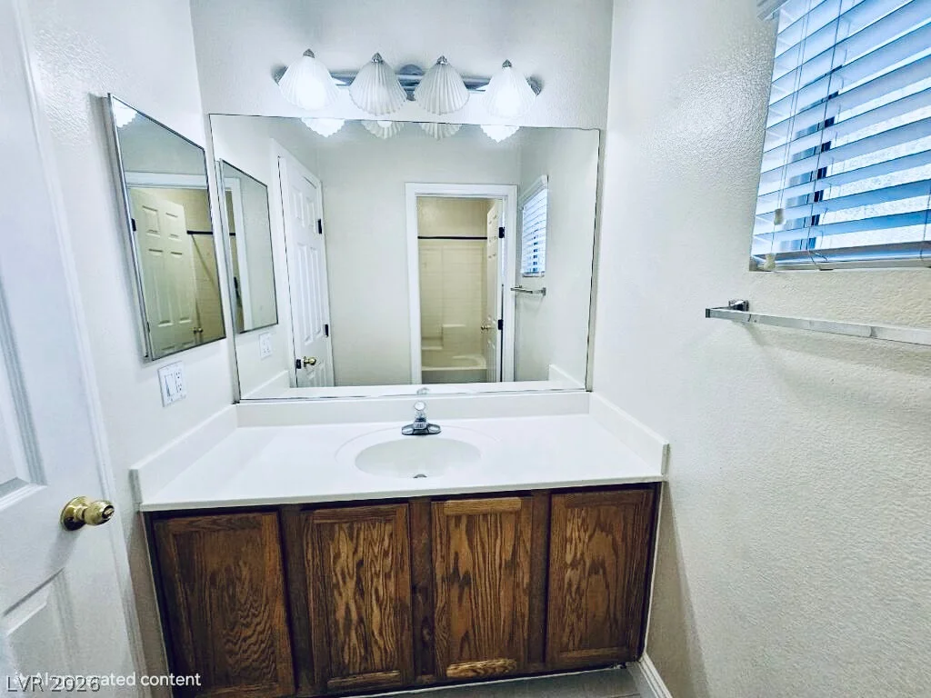 5953 Crumbling Ridge, Henderson, NV 89011