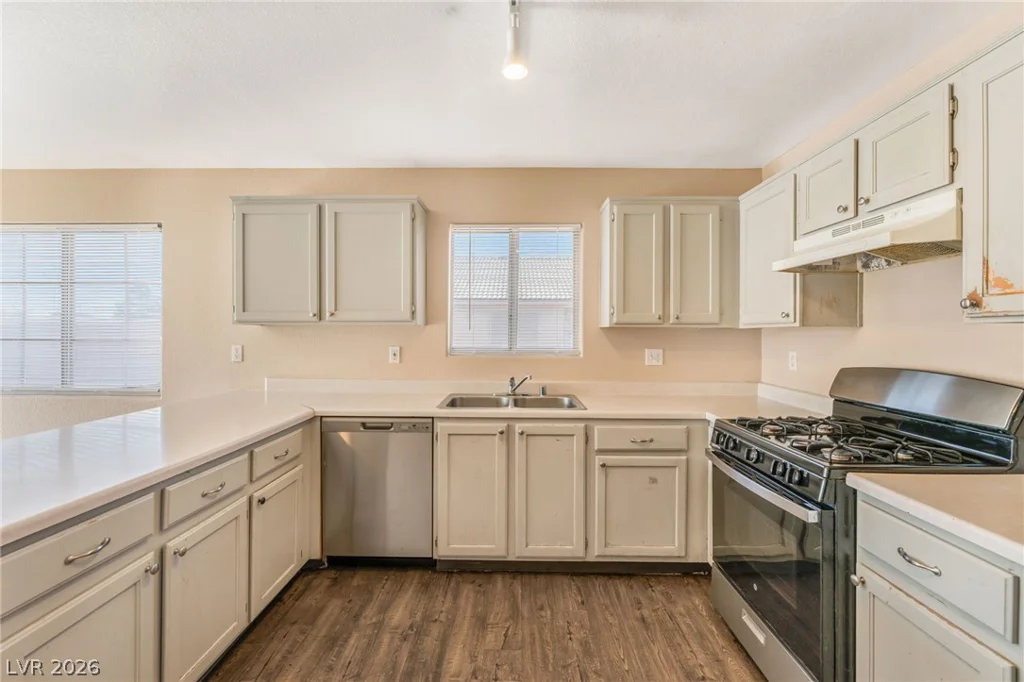 2306 Glastonbury Thorn, North Las Vegas, NV 89032