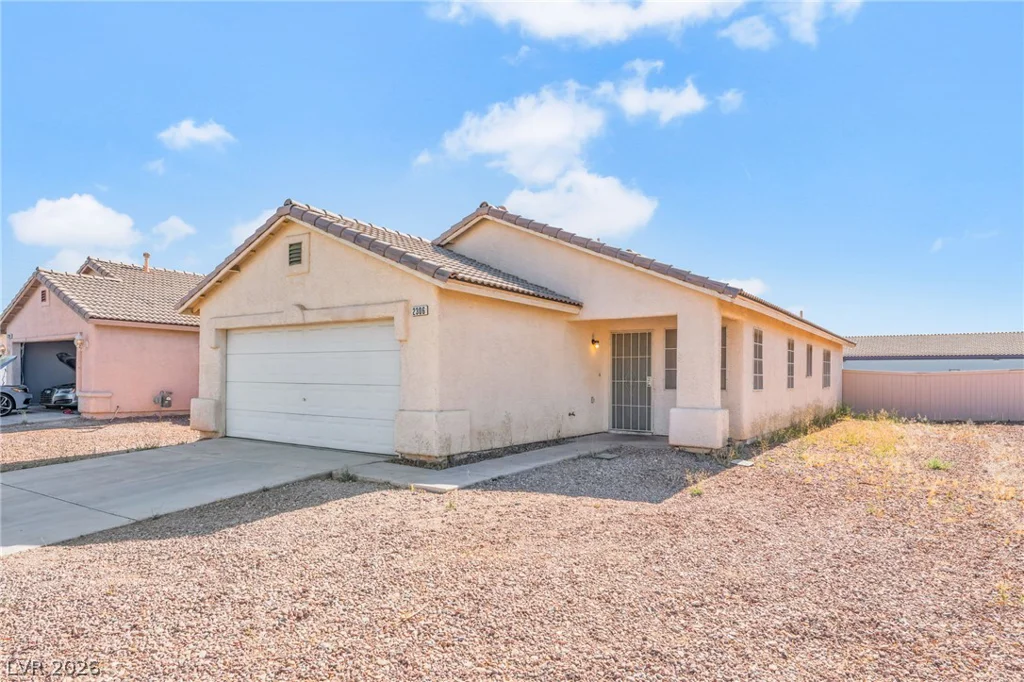 2306 Glastonbury Thorn, North Las Vegas, NV 89032