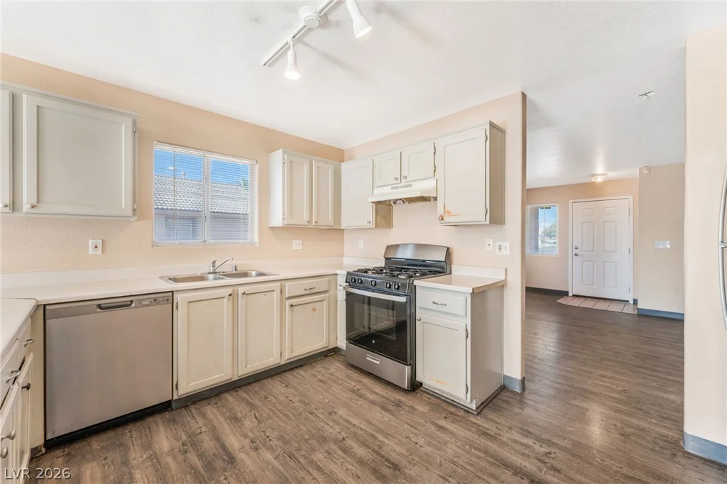 2306 Glastonbury Thorn, North Las Vegas, NV 89032