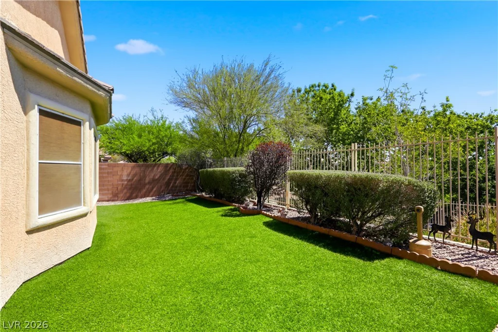 6420 Birdcall, North Las Vegas, NV 89084