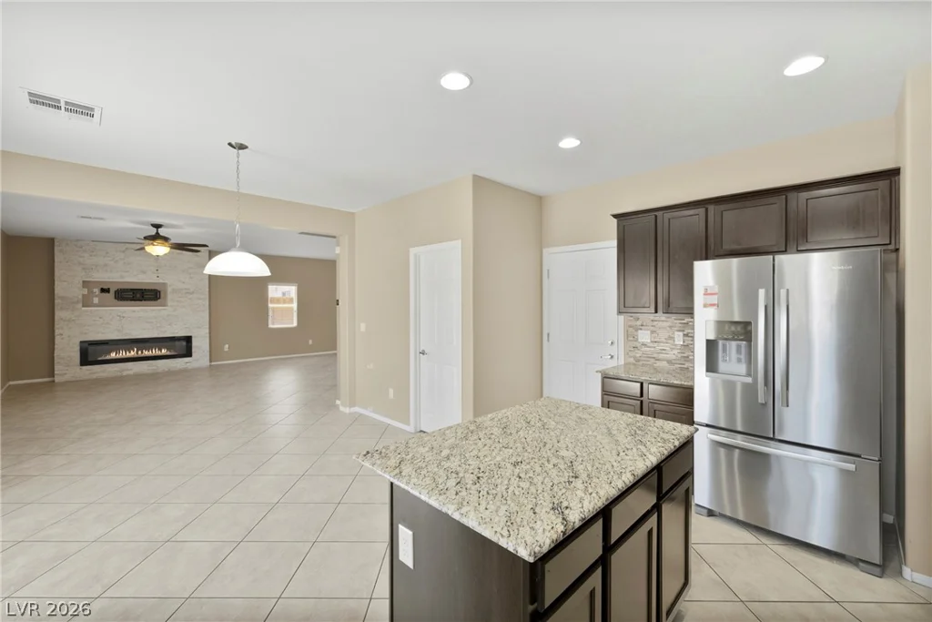 7734 Tree Lane Peak, Las Vegas, NV 89166