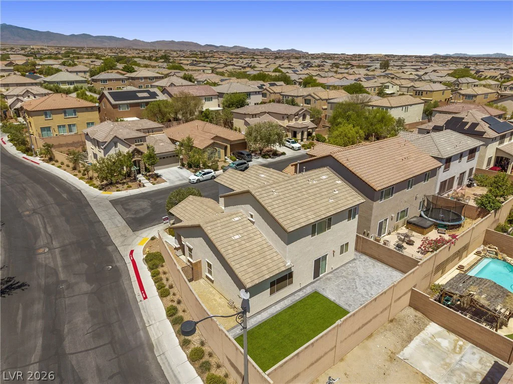 7734 Tree Lane Peak, Las Vegas, NV 89166