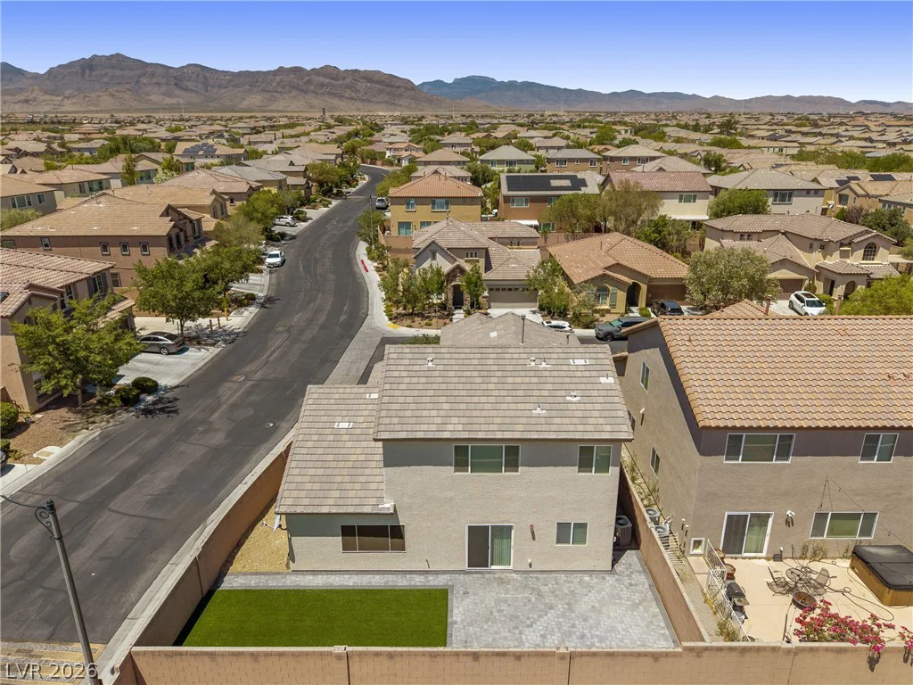 7734 Tree Lane Peak, Las Vegas, NV 89166