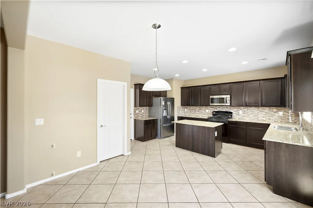 7734 Tree Lane Peak, Las Vegas, NV 89166