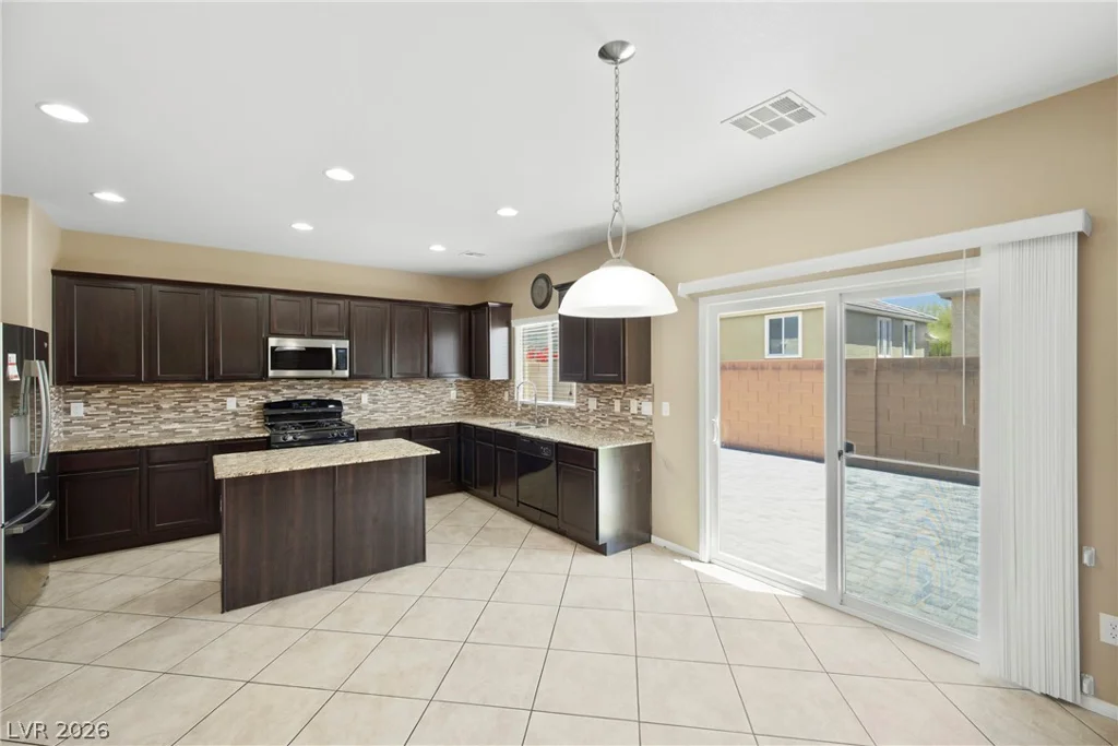 7734 Tree Lane Peak, Las Vegas, NV 89166