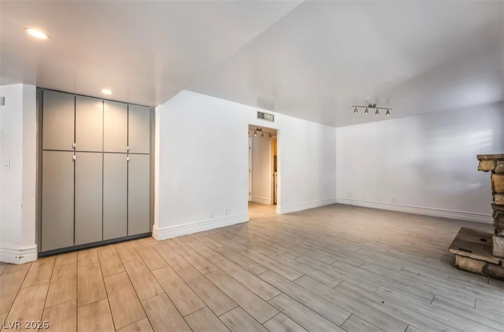 2208 Tarraso, Las Vegas, NV 89102