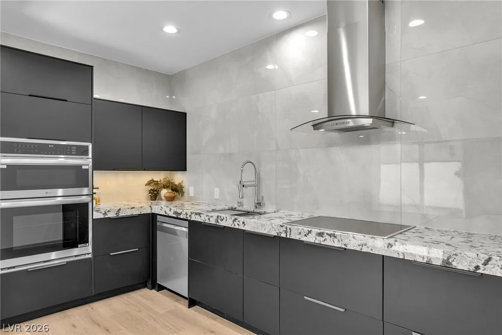 2861 Queens Courtyard, Las Vegas, NV 89109