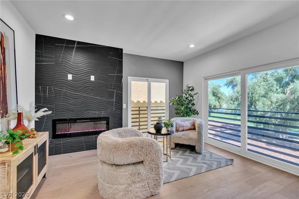 2861 Queens Courtyard, Las Vegas, NV 89109