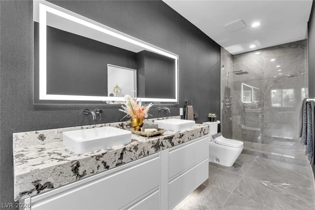 2861 Queens Courtyard, Las Vegas, NV 89109