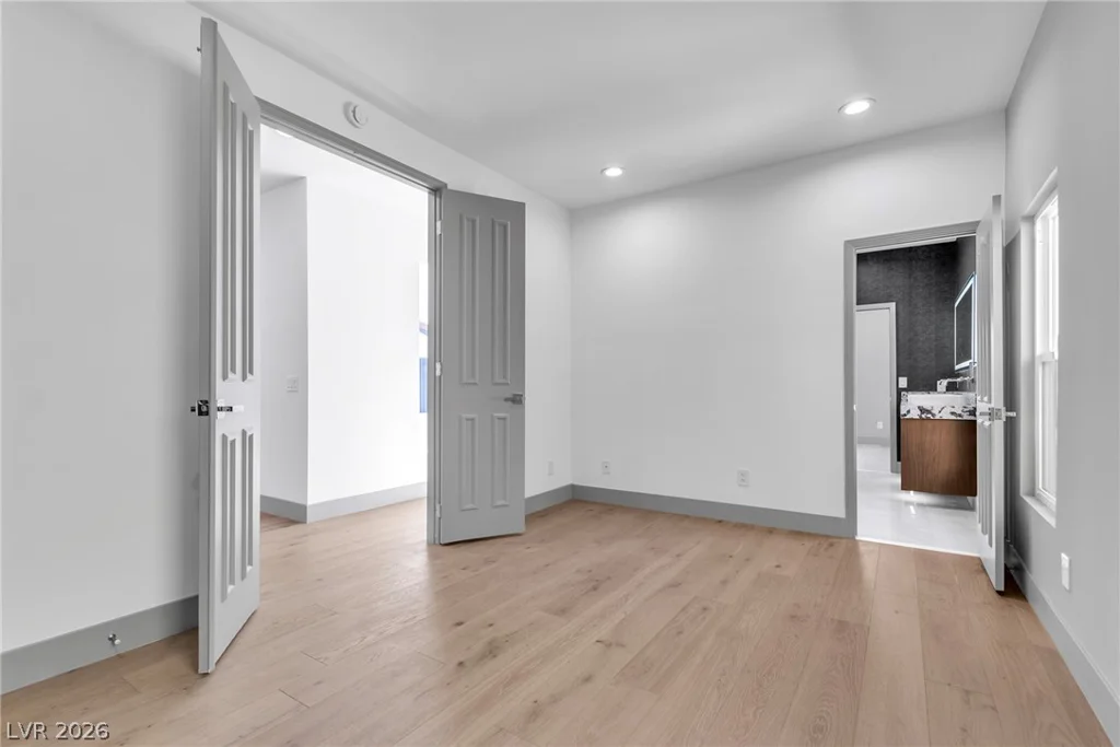 2861 Queens Courtyard, Las Vegas, NV 89109