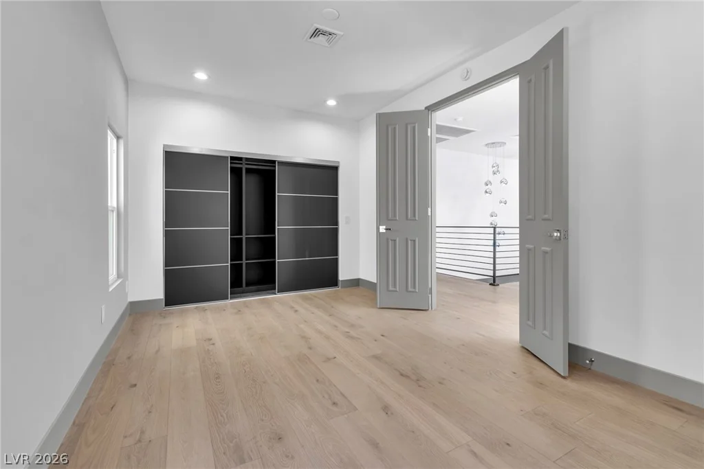 2861 Queens Courtyard, Las Vegas, NV 89109