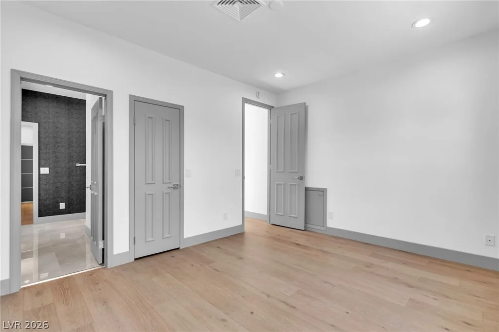 2861 Queens Courtyard, Las Vegas, NV 89109