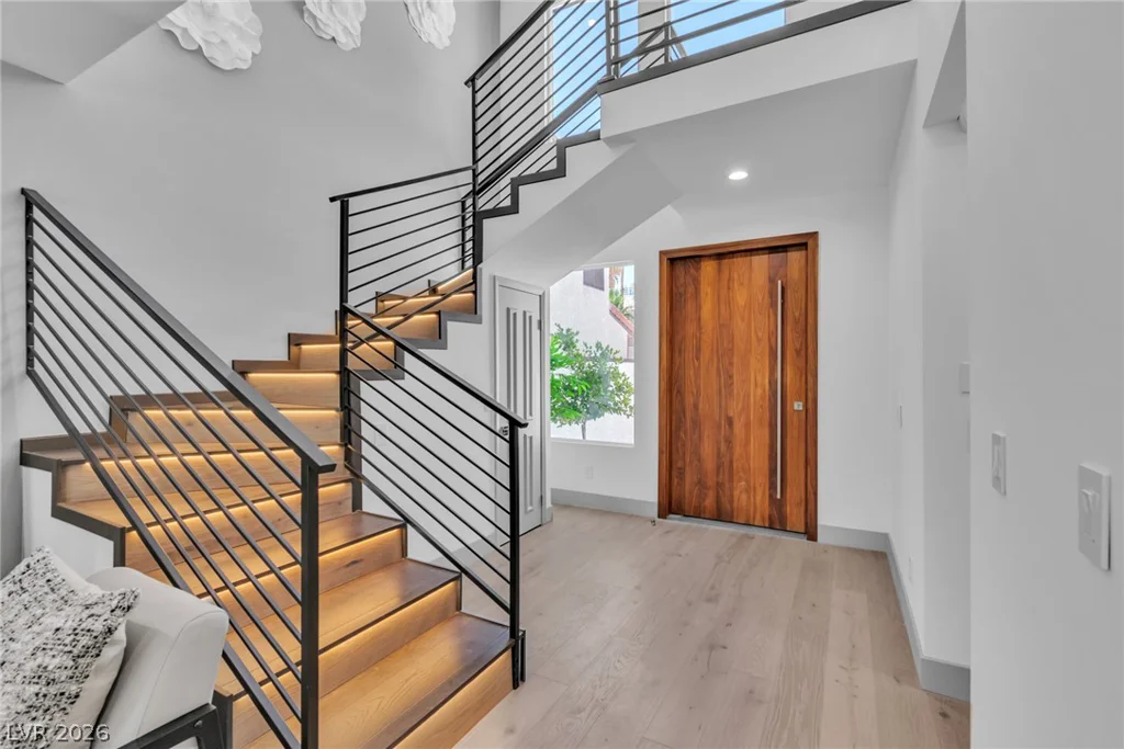 2861 Queens Courtyard, Las Vegas, NV 89109